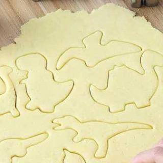 8-piece dinosaur sandwich pocket mold Children's cookie mold Fruit cutting mold