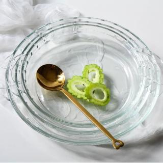 Clear heat-resistant fish dish for microwave oven tray